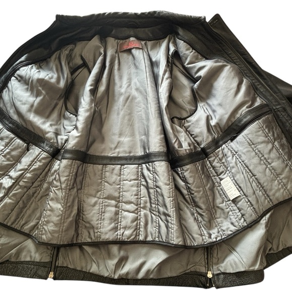 Danier Men’s Classic Black Leather Coat - Picture 9 of 12